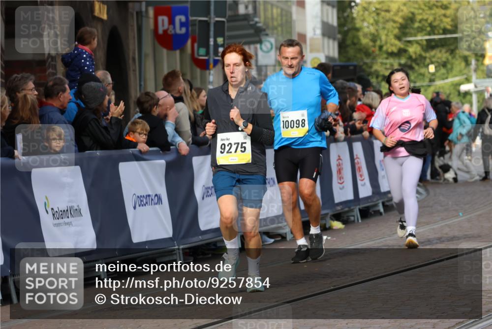 05.10.2025 - 20. swb-Marathon Bremen Strokosch-Dieckow http://msf.ph/oto/9257854 05.10.2025 11:04:06 Ziel 7123, 7789, 9275, 9398, 10098, 10205, 10551, 10853, 11001, 11077, 11102, 11611, 11685 meine-sportfotos.de