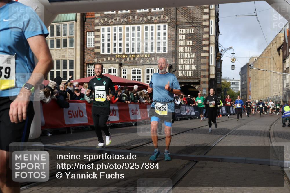 05.10.2025 - 20. swb-Marathon Bremen Yannick Fuchs http://msf.ph/oto/9257884 05.10.2025 10:56:02 Ziel 7147, 9521, 9871, 10253, 10385, 10610, 10654, 10921, 11052, 11439 meine-sportfotos.de