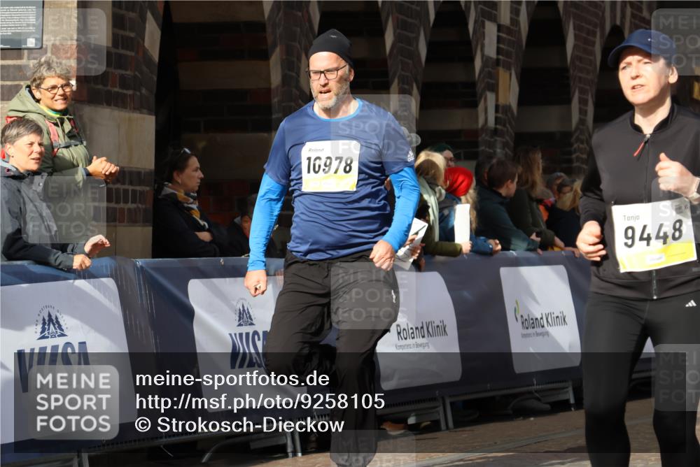05.10.2025 - 20. swb-Marathon Bremen Strokosch-Dieckow http://msf.ph/oto/9258105 05.10.2025 11:04:17 Ziel 9448, 9537, 9684, 10678, 11200 meine-sportfotos.de