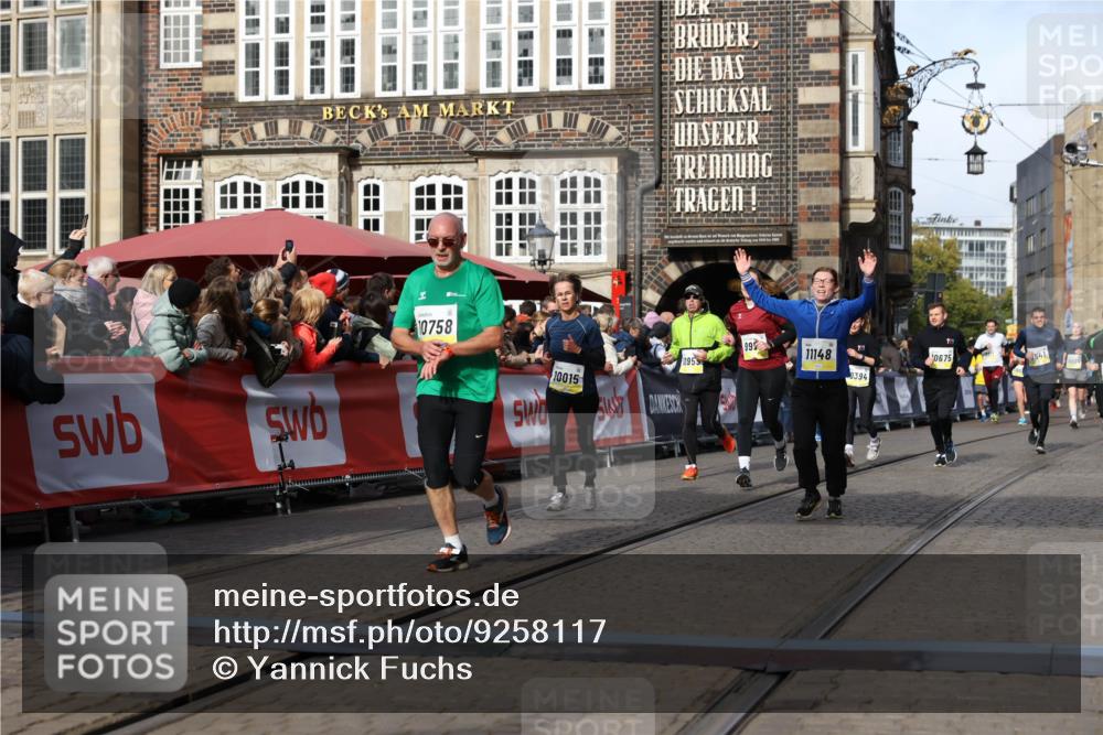 05.10.2025 - 20. swb-Marathon Bremen Yannick Fuchs http://msf.ph/oto/9258117 05.10.2025 10:56:06 Ziel 7147, 9871, 9950, 10015, 10610, 10654, 10758, 10921, 10959, 11148, 11439 meine-sportfotos.de
