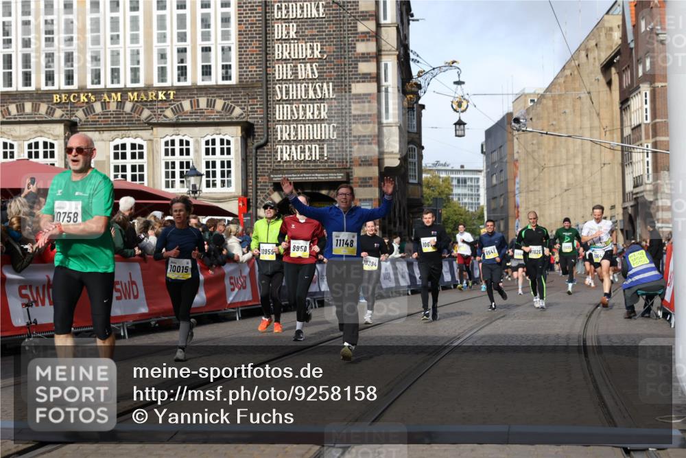 05.10.2025 - 20. swb-Marathon Bremen Yannick Fuchs http://msf.ph/oto/9258158 05.10.2025 10:56:07 Ziel 7147, 9871, 9950, 10015, 10394, 10641, 10654, 10675, 10758, 10921, 10959, 11148, 11439, 11626 meine-sportfotos.de