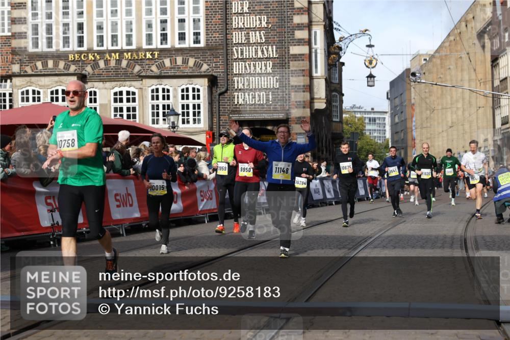 05.10.2025 - 20. swb-Marathon Bremen Yannick Fuchs http://msf.ph/oto/9258183 05.10.2025 10:56:07 Ziel 7147, 9871, 9950, 10015, 10394, 10641, 10654, 10675, 10758, 10921, 10959, 11148, 11439, 11626 meine-sportfotos.de
