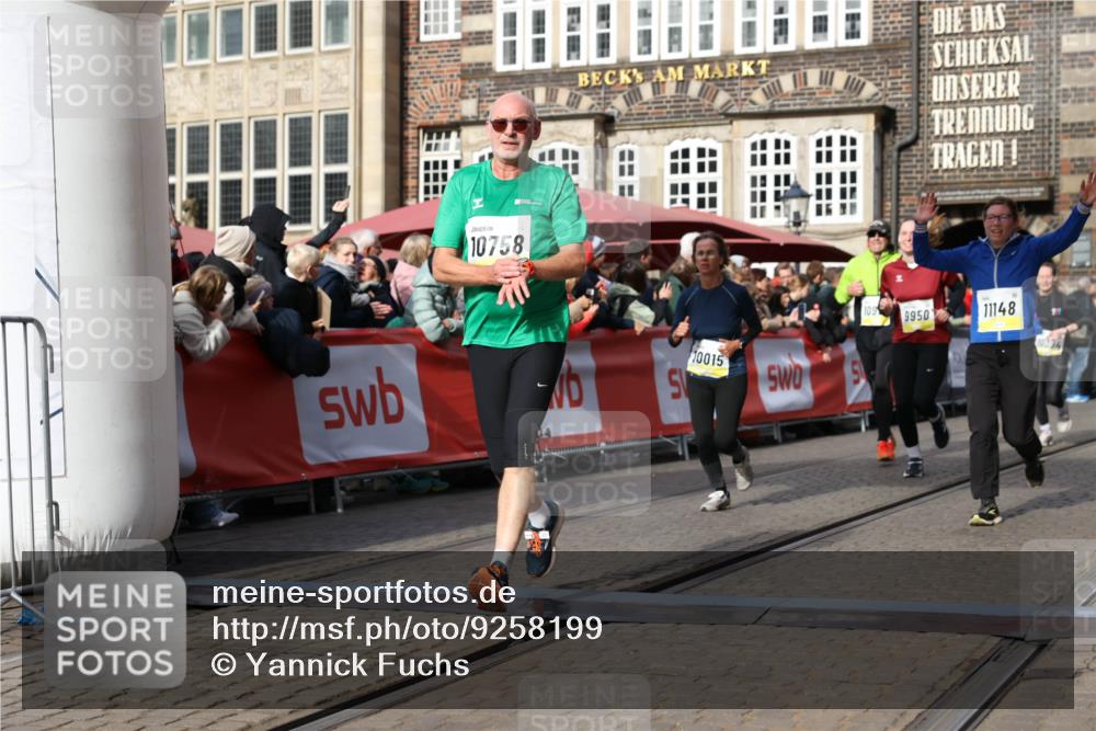 05.10.2025 - 20. swb-Marathon Bremen Yannick Fuchs http://msf.ph/oto/9258199 05.10.2025 10:56:07 Ziel 7147, 9871, 9950, 10015, 10394, 10641, 10654, 10675, 10758, 10921, 10959, 11148, 11439, 11626 meine-sportfotos.de