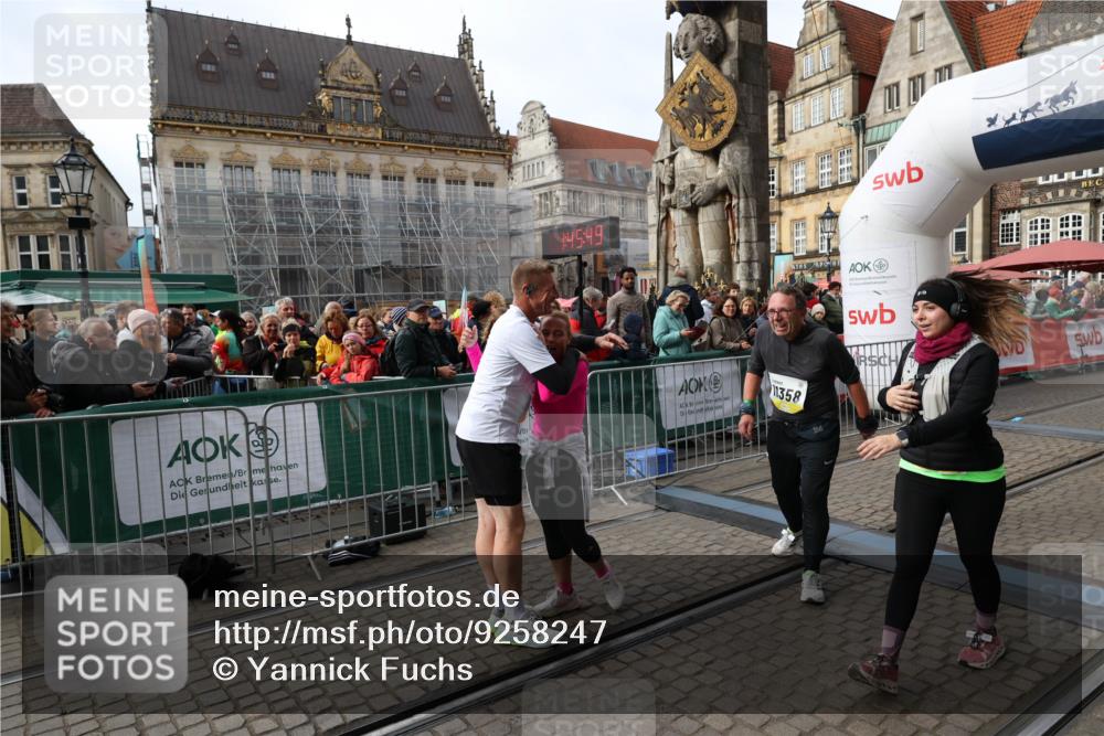 05.10.2025 - 20. swb-Marathon Bremen Yannick Fuchs http://msf.ph/oto/9258247 05.10.2025 11:16:38 Ziel 9563, 10023, 10379, 10450, 11358, 11404 meine-sportfotos.de