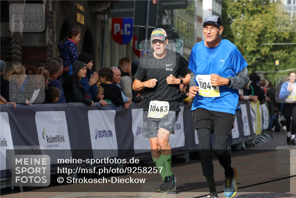05.10.2025 - 20. swb-Marathon Bremen Strokosch-Dieckow http://msf.ph/oto/9258257 05.10.2025 11:04:25 Ziel 8111, 9610, 9684, 10278, 10439, 10483, 10678, 10956, 11044, 11200, 11704 meine-sportfotos.de
