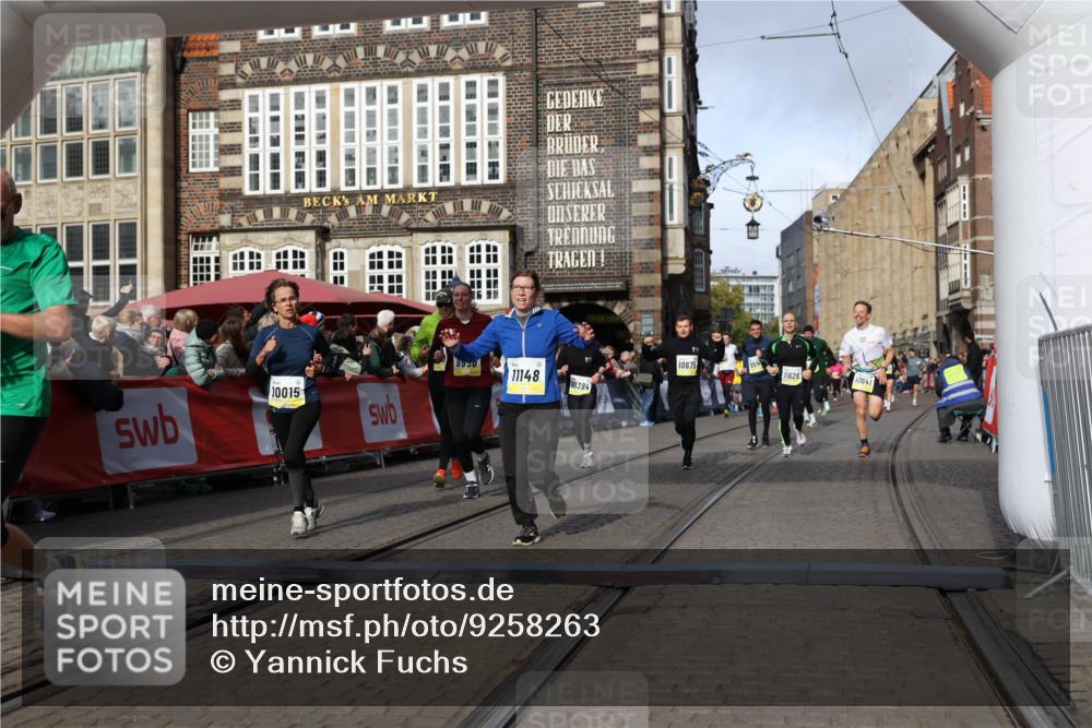 05.10.2025 - 20. swb-Marathon Bremen Yannick Fuchs http://msf.ph/oto/9258263 05.10.2025 10:56:08 Ziel 7147, 9541, 9871, 9950, 10015, 10394, 10641, 10654, 10675, 10758, 10921, 10959, 11148, 11626 meine-sportfotos.de