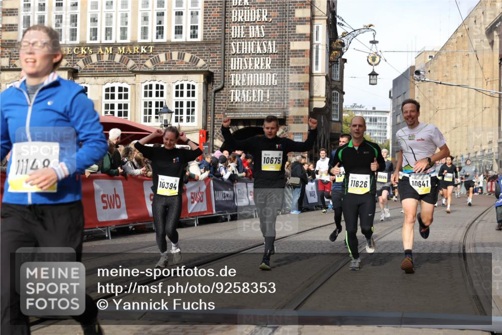 05.10.2025 - 20. swb-Marathon Bremen Yannick Fuchs http://msf.ph/oto/9258353 05.10.2025 10:56:09 Ziel 7147, 9541, 9871, 9950, 10015, 10394, 10641, 10654, 10675, 10758, 10921, 10959, 11148, 11626 meine-sportfotos.de