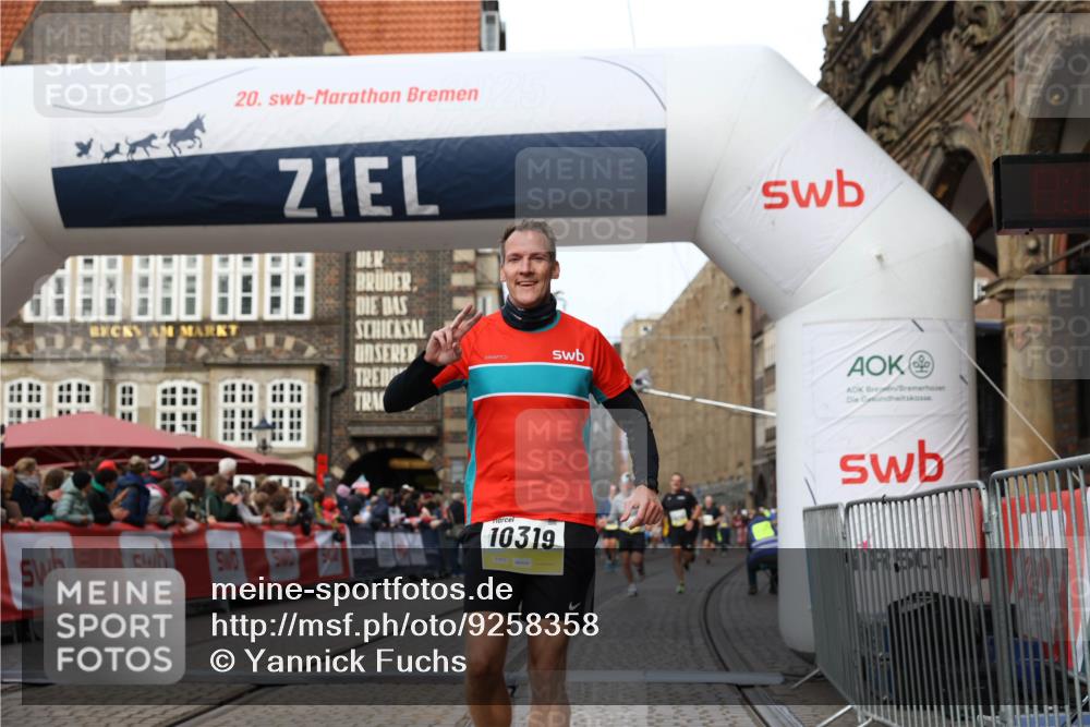 05.10.2025 - 20. swb-Marathon Bremen Yannick Fuchs http://msf.ph/oto/9258358 05.10.2025 10:47:37 Ziel 9244, 9428, 9924, 10319, 10637, 10667, 10951, 11498, 11705, 11742 meine-sportfotos.de