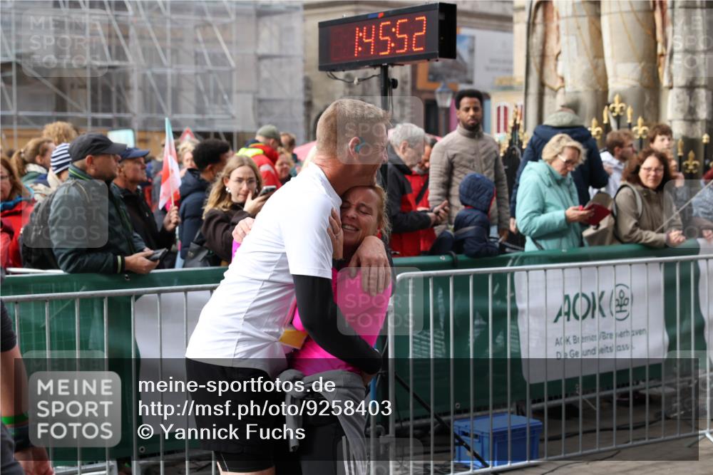 05.10.2025 - 20. swb-Marathon Bremen Yannick Fuchs http://msf.ph/oto/9258403 05.10.2025 11:16:41 Ziel 9301, 9563, 11182, 11358, 11404 meine-sportfotos.de