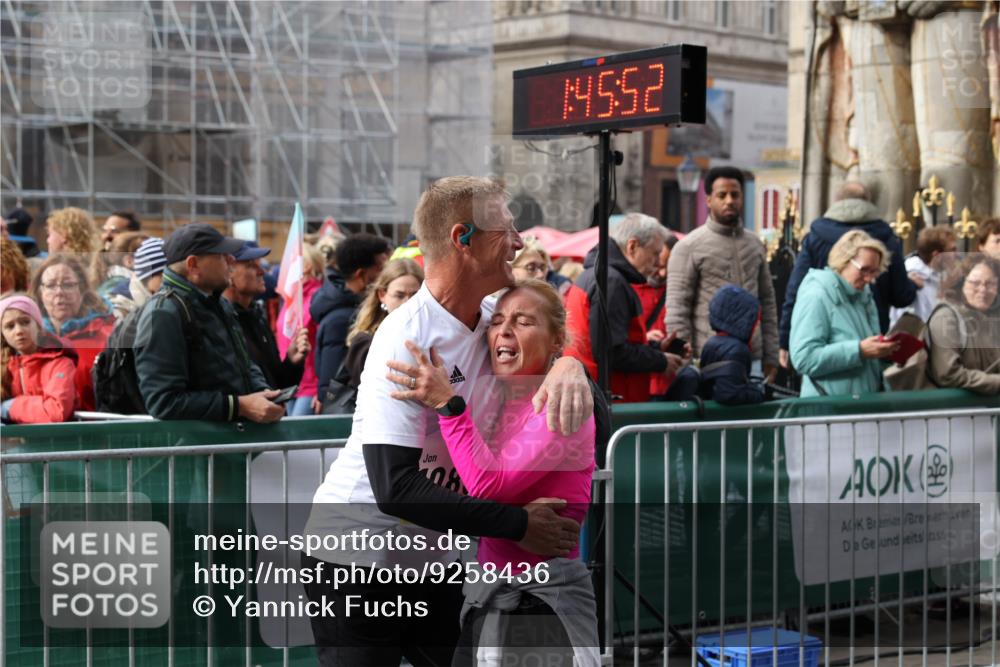 05.10.2025 - 20. swb-Marathon Bremen Yannick Fuchs http://msf.ph/oto/9258436 05.10.2025 11:16:42 Ziel 9301, 9563, 11020, 11182, 11404, 11438 meine-sportfotos.de