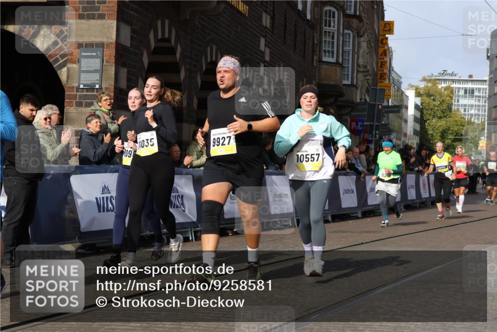 05.10.2025 - 20. swb-Marathon Bremen Strokosch-Dieckow http://msf.ph/oto/9258581 05.10.2025 11:04:47 Ziel 9532, 9765, 9812, 9866, 9927, 10422, 10451, 10557, 10684, 10891, 10964, 11035, 11315, 11427, 11546, 11615, 11636 meine-sportfotos.de