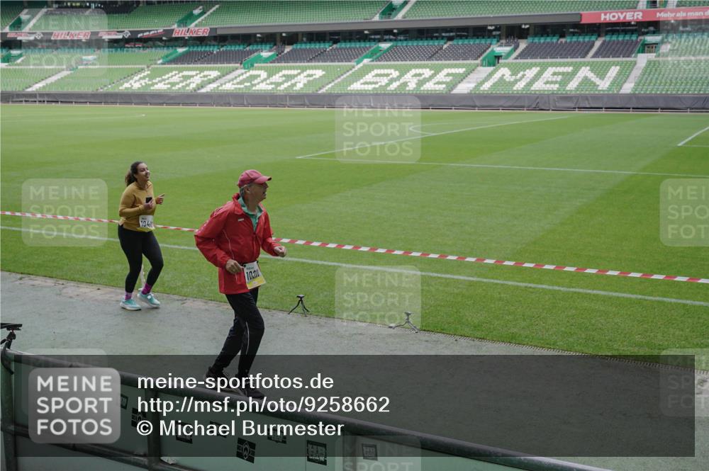05.10.2025 - 20. swb-Marathon Bremen Michael Burmester http://msf.ph/oto/9258662 05.10.2025 10:46:17 Laufen im Stadion 7014, 7410, 9301, 9420, 9465, 9643, 9695, 9818, 9838, 9869, 9891, 9959, 10023, 10083, 10201, 10220, 10312, 10450, 10465, 10496, 10564, 10575, 10602, 10721, 10736, 10756, 10759, 10832, 10949, 10976, 10994, 11008, 11020, 11029, 11036, 11068, 11082, 11107, 11182, 11332, 11358, 11438, 11555, 11652, 9203, 10000, 10186, 10472, 10602, 10728, 11541 meine-sportfotos.de