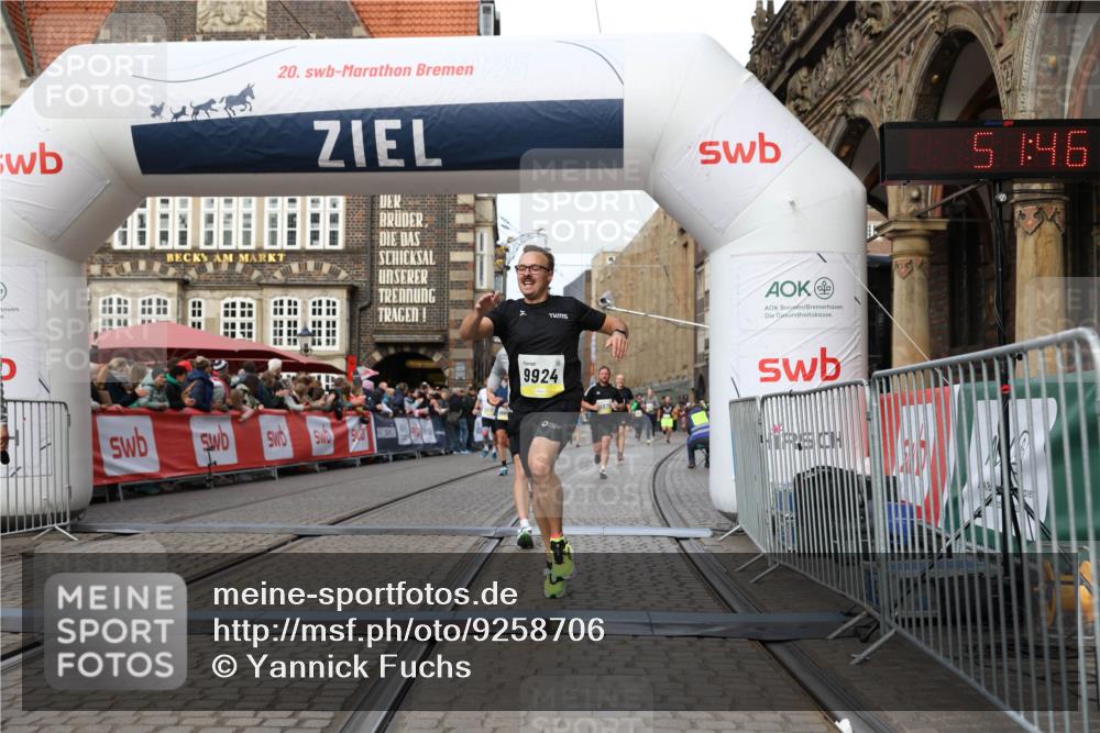05.10.2025 - 20. swb-Marathon Bremen Yannick Fuchs http://msf.ph/oto/9258706 05.10.2025 10:47:41 Ziel 9244, 9339, 9924, 10073, 10319, 10850, 10875, 10947, 10951 meine-sportfotos.de
