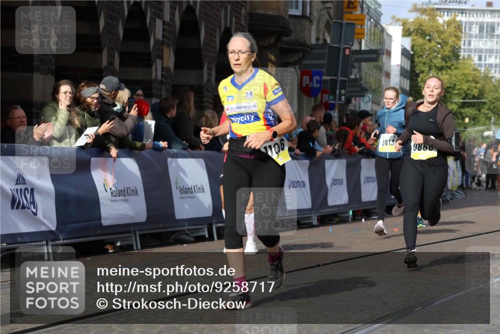 05.10.2025 - 20. swb-Marathon Bremen Strokosch-Dieckow http://msf.ph/oto/9258717 05.10.2025 11:04:52 Ziel 9220, 9530, 9813, 9866, 9927, 10684, 10771, 10891, 11180, 11315, 11372, 11478, 11559, 11636 meine-sportfotos.de