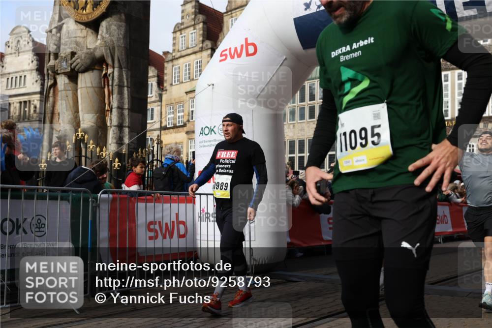 05.10.2025 - 20. swb-Marathon Bremen Yannick Fuchs http://msf.ph/oto/9258793 05.10.2025 10:56:18 Ziel 9541, 9811, 9855, 9968, 10006, 10009, 10664, 10989, 11095, 11366, 11620, 11630, 11693, 11741 meine-sportfotos.de