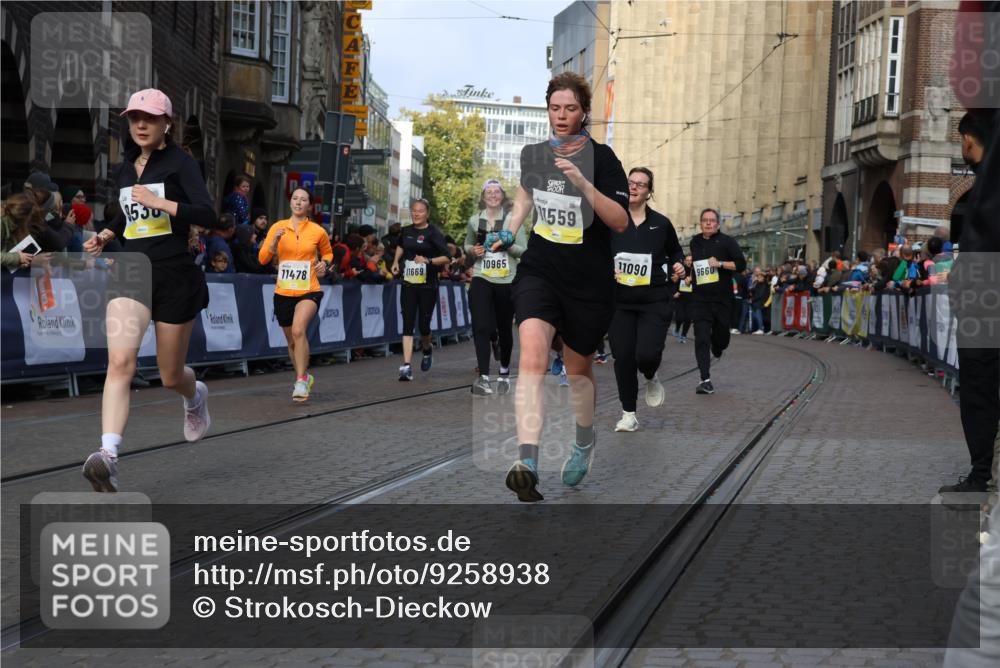 05.10.2025 - 20. swb-Marathon Bremen Strokosch-Dieckow http://msf.ph/oto/9258938 05.10.2025 11:05:00 Ziel 9220, 9409, 9530, 9642, 9660, 10771, 10965, 11090, 11121, 11171, 11180, 11372, 11412, 11478, 11559 meine-sportfotos.de