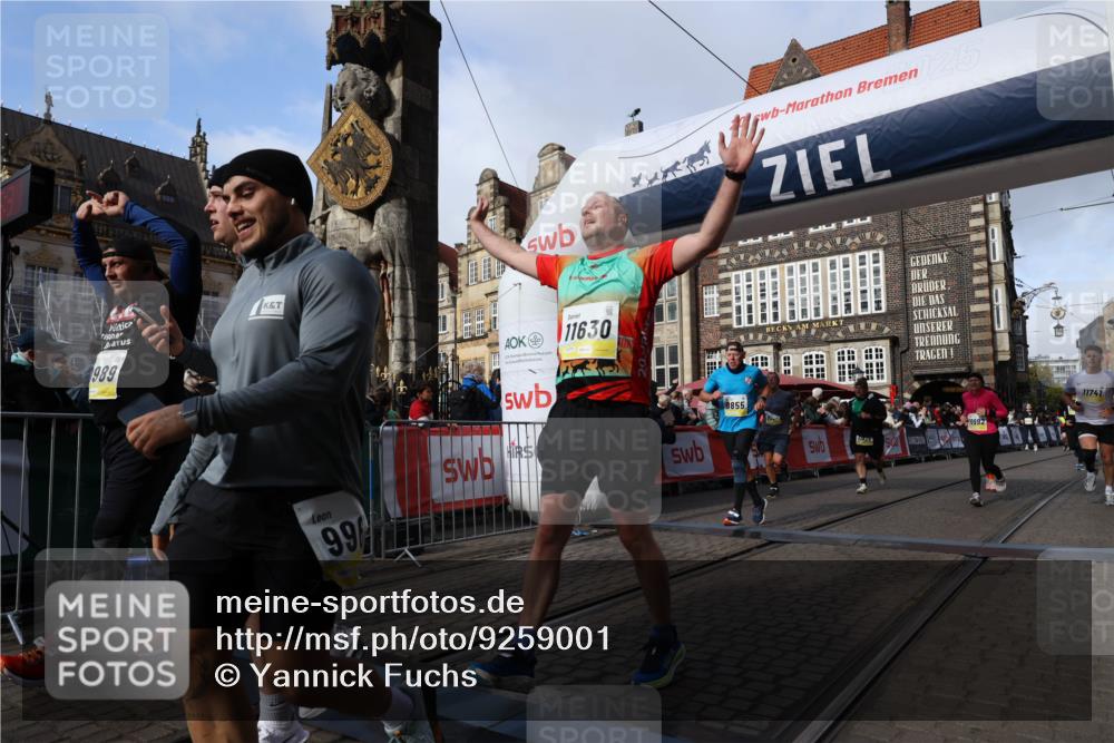 05.10.2025 - 20. swb-Marathon Bremen Yannick Fuchs http://msf.ph/oto/9259001 05.10.2025 10:56:21 Ziel 9258, 9811, 9855, 9968, 10006, 10009, 10989, 10992, 11095, 11364, 11366, 11554, 11620, 11630, 11693, 11741 meine-sportfotos.de