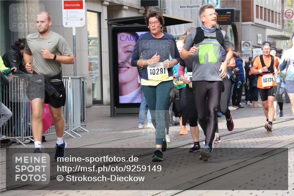 05.10.2025 - 20. swb-Marathon Bremen Strokosch-Dieckow http://msf.ph/oto/9259149 05.10.2025 10:59:37 Ziel 7621, 9005, 9378, 9381, 9473, 9603, 9604, 9611, 9612, 9666, 9673, 10138, 10290, 10291, 10311, 10489, 10572, 11026, 11125, 11266, 11444, 11582, 11600, 11639, 11644, 7621, 9005, 9378, 9381, 9473, 9603, 9604, 9611, 9612, 9666, 9673, 10138, 10290, 10291, 10311, 10489, 10572, 11026, 11125, 11266, 11444, 11582, 11600, 11639, 11644 meine-sportfotos.de