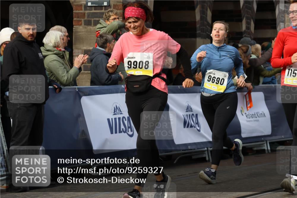 05.10.2025 - 20. swb-Marathon Bremen Strokosch-Dieckow http://msf.ph/oto/9259327 05.10.2025 11:05:18 Ziel 9440, 9515, 9690, 9713, 9908, 9944, 10255, 10828, 10990, 11106, 11501, 11540, 11707 meine-sportfotos.de