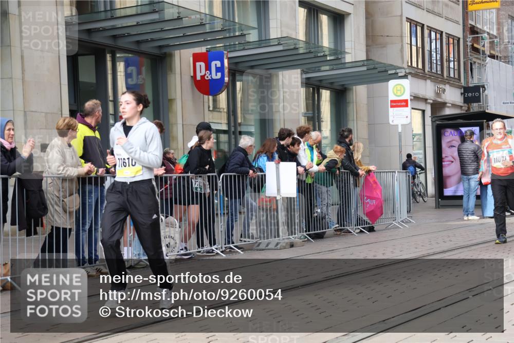 05.10.2025 - 20. swb-Marathon Bremen Strokosch-Dieckow http://msf.ph/oto/9260054 05.10.2025 11:00:16 Ziel 7178, 7215, 9173, 9177, 9271, 9272, 9327, 9389, 9531, 9827, 9858, 10063, 10067, 10071, 10079, 10182, 10217, 10504, 10518, 10571, 10690, 10794, 10872, 10901, 10930, 11003, 11034, 11071, 11162, 11255, 11511, 11534, 11595, 11610, 11619, 7178, 7215, 9173, 9177, 9271, 9272, 9327, 9389, 9531, 9827, 9858, 10063, 10067, 10071, 10079, 10182, 10217, 10504, 10518, 10571, 10690, 10794, 10872, 10901, 10930, 11003, 11034, 11071, 11162, 11255, 11511 meine-sportfotos.de