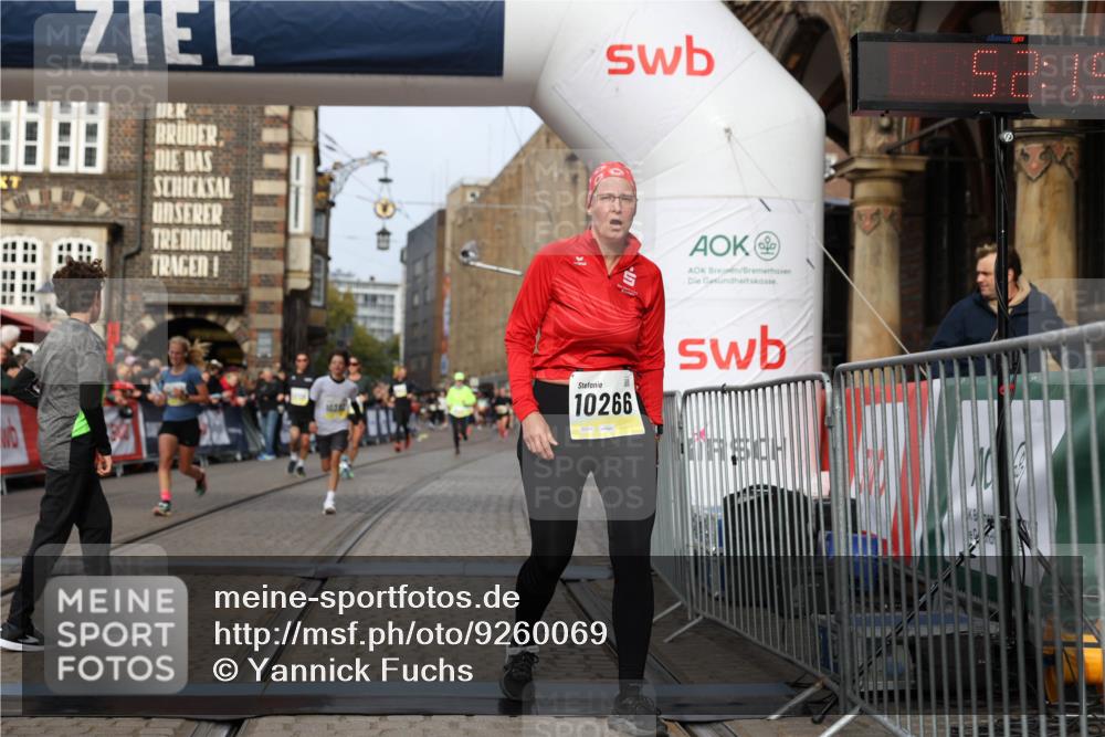 05.10.2025 - 20. swb-Marathon Bremen Yannick Fuchs http://msf.ph/oto/9260069 05.10.2025 10:48:11 Ziel 9240, 10266, 10392, 10818, 11187 meine-sportfotos.de