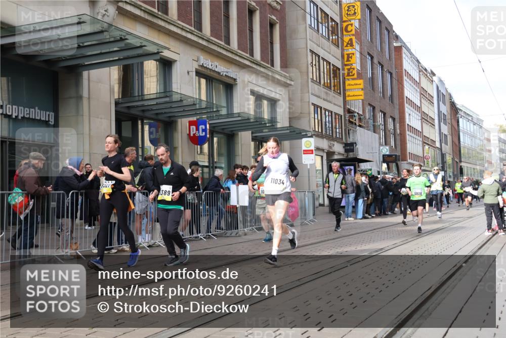 05.10.2025 - 20. swb-Marathon Bremen Strokosch-Dieckow http://msf.ph/oto/9260241 05.10.2025 11:00:25 Ziel 7178, 9271, 9272, 9327, 9389, 9827, 9858, 10079, 10182, 10258, 10518, 10571, 10690, 10872, 10901, 11034, 11071, 11155, 11162, 11255, 11511, 11610, 7178, 9271, 9272, 9327, 9389, 9827, 9858, 10079, 10182, 10258, 10518, 10571, 10690, 10872, 10901, 11034, 11071, 11155, 11162, 11255, 11511 meine-sportfotos.de