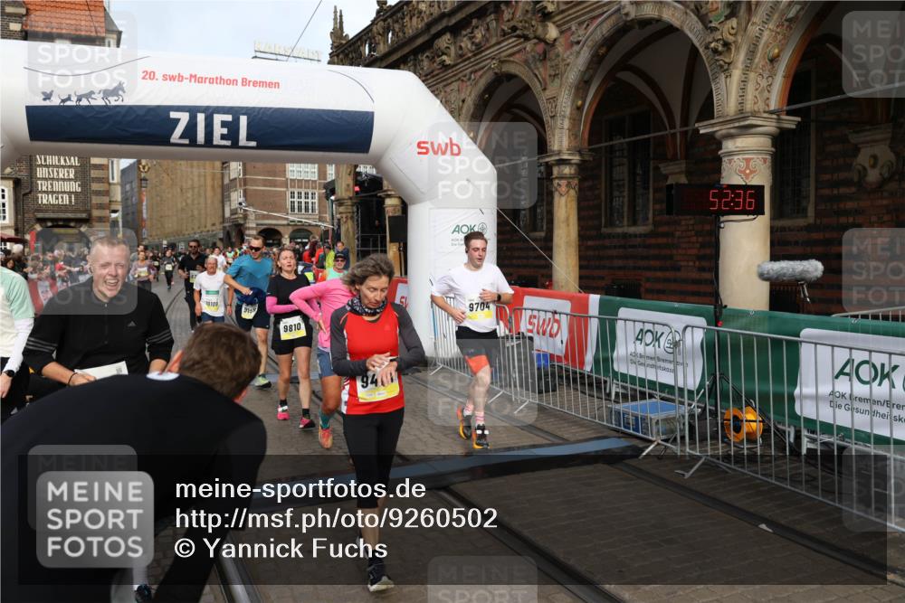 05.10.2025 - 20. swb-Marathon Bremen Yannick Fuchs http://msf.ph/oto/9260502 05.10.2025 10:48:31 Ziel 8787, 9223, 9298, 9404, 9641, 9665, 9704, 9810, 9958, 10109, 10131, 10211, 11119, 11292, 11637 meine-sportfotos.de