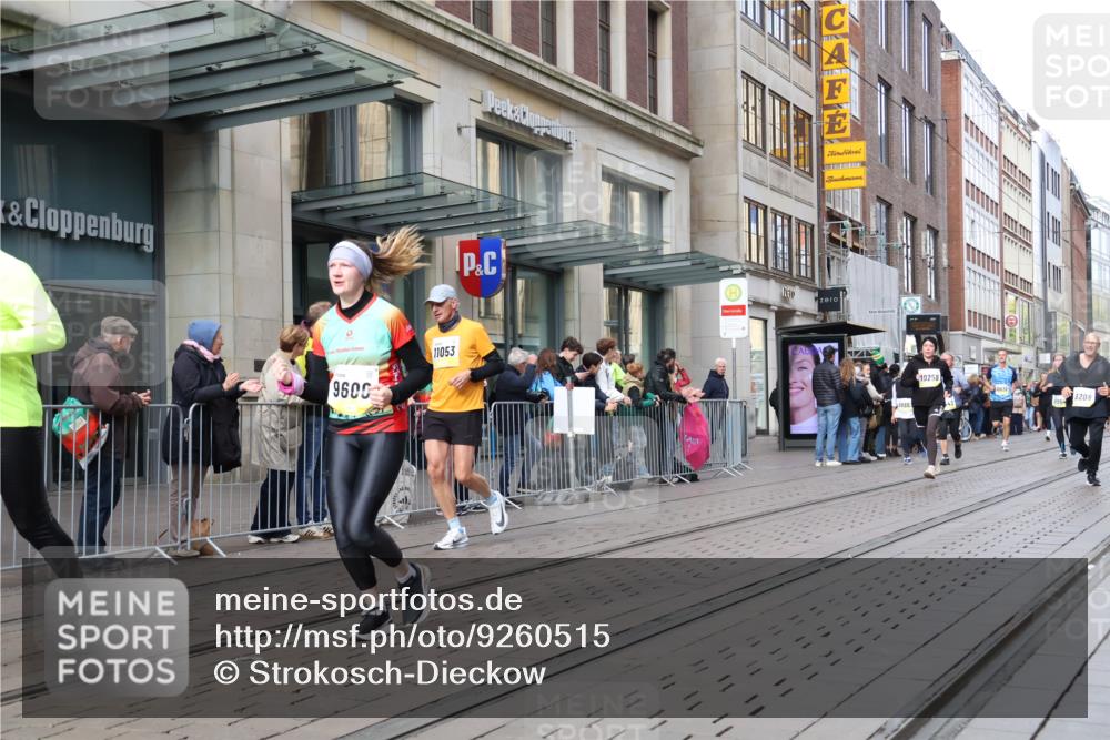 05.10.2025 - 20. swb-Marathon Bremen Strokosch-Dieckow http://msf.ph/oto/9260515 05.10.2025 11:00:41 Ziel 9182, 9208, 9305, 9443, 9600, 9880, 9954, 10228, 10258, 10359, 10477, 10630, 10914, 11053, 11155, 11337, 11338, 11524, 11597, 11719, 9182, 9208, 9305, 9443, 9600, 9880, 9954, 10228, 10258, 10359, 10477, 10630, 10914, 11053, 11155, 11337, 11338, 11524, 11597, 11719 meine-sportfotos.de