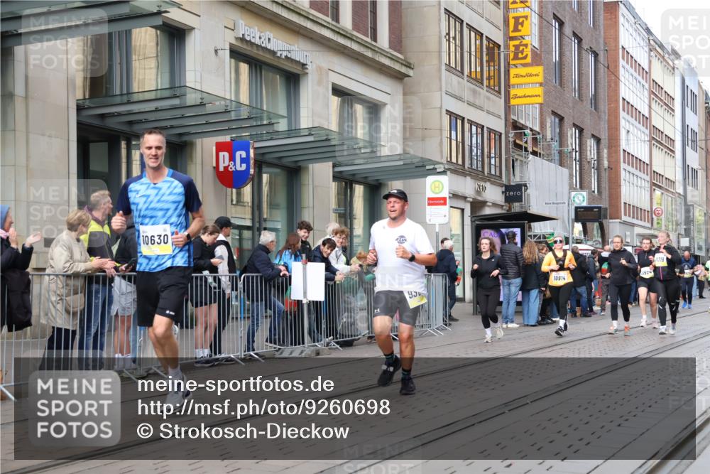 05.10.2025 - 20. swb-Marathon Bremen Strokosch-Dieckow http://msf.ph/oto/9260698 05.10.2025 11:00:49 Ziel 9182, 9208, 9305, 9443, 9600, 9613, 9880, 9925, 9954, 10228, 10258, 10359, 10477, 10544, 10630, 10762, 10914, 11053, 11337, 11338, 11524, 11597, 11680, 11688, 11719, 9182, 9208, 9305, 9443, 9600, 9613, 9880, 9925, 9954, 10228, 10258, 10359, 10477, 10544, 10630, 10762, 10914, 11053, 11337, 11338, 11524, 11597, 11680, 11688, 11719 meine-sportfotos.de