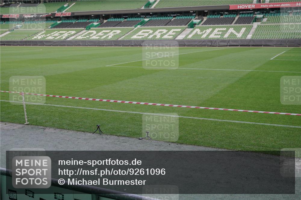 05.10.2025 - 20. swb-Marathon Bremen Michael Burmester http://msf.ph/oto/9261096 05.10.2025 10:57:14 Laufen im Stadion 11419 meine-sportfotos.de
