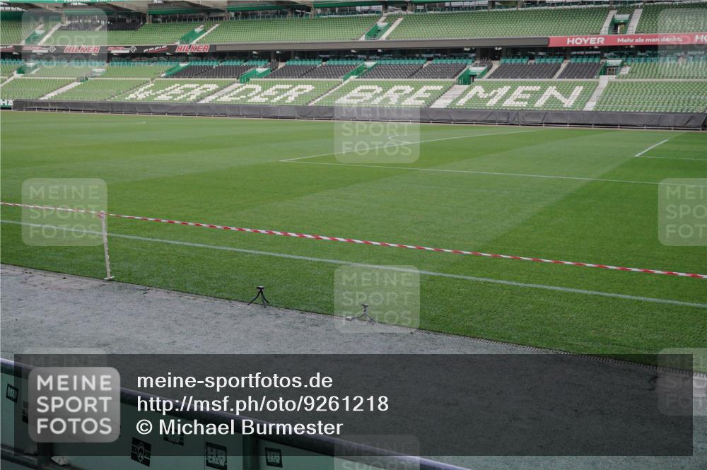05.10.2025 - 20. swb-Marathon Bremen Michael Burmester http://msf.ph/oto/9261218 05.10.2025 10:59:39 Laufen im Stadion 9376, 10528, 11302 meine-sportfotos.de