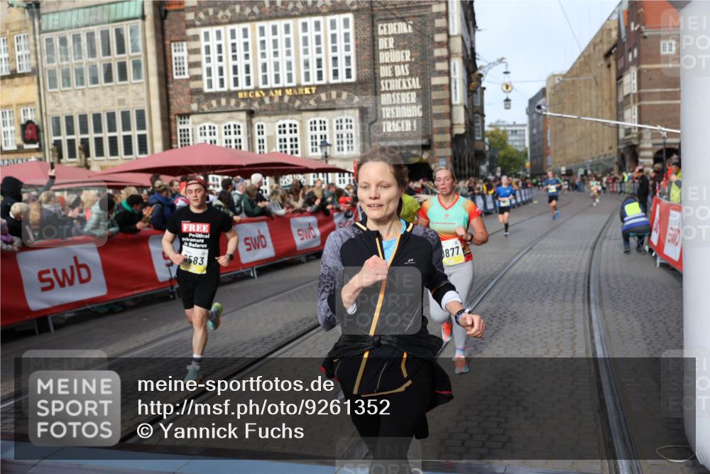 05.10.2025 - 20. swb-Marathon Bremen Yannick Fuchs http://msf.ph/oto/9261352 05.10.2025 10:49:02 Ziel 7414, 9255, 9583, 9674, 10047, 10877, 10973, 11248 meine-sportfotos.de