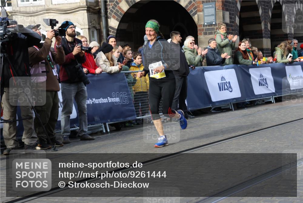 05.10.2025 - 20. swb-Marathon Bremen Strokosch-Dieckow http://msf.ph/oto/9261444 05.10.2025 11:06:21 Ziel 9205, 9764, 9998, 10404, 10611, 10640, 11169, 11195, 11233, 11485 meine-sportfotos.de
