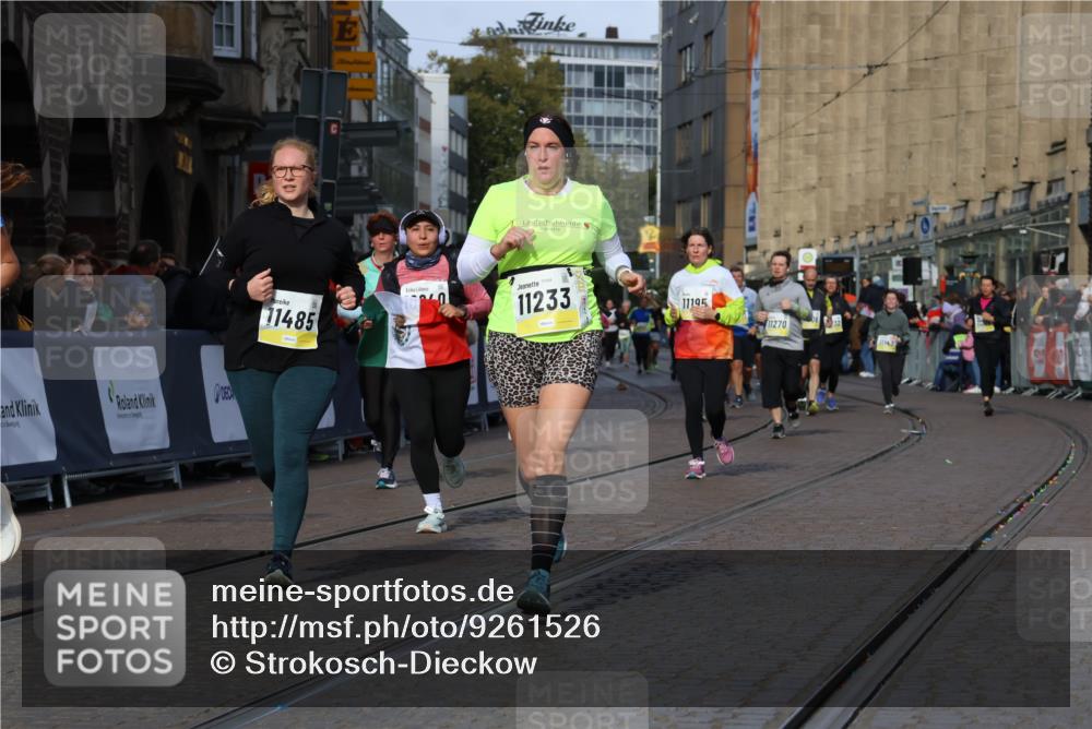 05.10.2025 - 20. swb-Marathon Bremen Strokosch-Dieckow http://msf.ph/oto/9261526 05.10.2025 11:06:23 Ziel 9205, 9764, 9998, 10611, 10640, 10912, 11143, 11195, 11233, 11270, 11365, 11485 meine-sportfotos.de