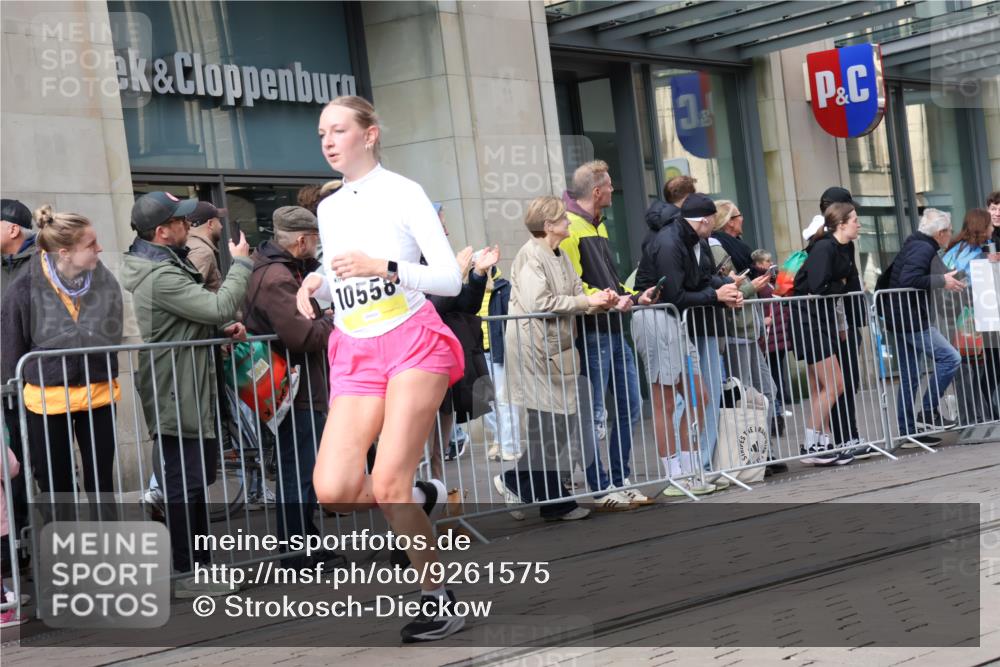 05.10.2025 - 20. swb-Marathon Bremen Strokosch-Dieckow http://msf.ph/oto/9261575 05.10.2025 11:01:38 Ziel 9189, 9237, 9324, 9363, 9365, 9426, 9536, 9655, 9686, 10004, 10301, 10508, 10558, 10837, 10855, 10879, 10887, 10944, 11014, 11415, 11459, 11647, 9189, 9237, 9324, 9363, 9365, 9426, 9536, 9655, 9686, 10004, 10301, 10508, 10558, 10837, 10855, 10879, 10887, 10944, 11014, 11415, 11459, 11647 meine-sportfotos.de