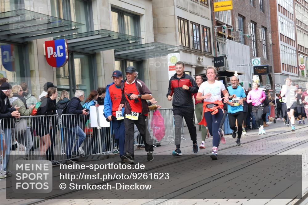 05.10.2025 - 20. swb-Marathon Bremen Strokosch-Dieckow http://msf.ph/oto/9261623 05.10.2025 11:01:42 Ziel 9237, 9324, 9363, 9365, 9426, 9536, 9655, 9686, 10301, 10508, 10558, 10837, 10855, 10879, 10887, 10944, 11014, 11415, 11454, 11459, 11646, 11647, 9237, 9324, 9363, 9365, 9426, 9536, 9655, 9686, 10301, 10508, 10558, 10837, 10855, 10879, 10887, 10944, 11014, 11415, 11454, 11459, 11646, 11647 meine-sportfotos.de