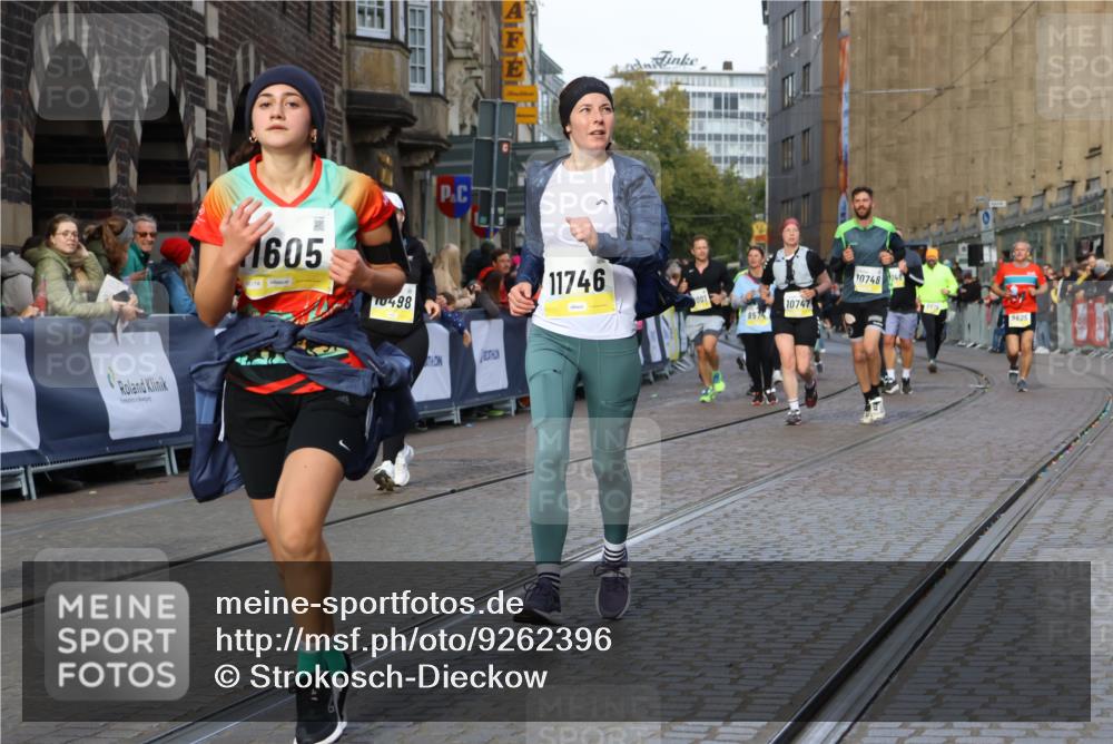 05.10.2025 - 20. swb-Marathon Bremen Strokosch-Dieckow http://msf.ph/oto/9262396 05.10.2025 11:06:40 Ziel 9178, 9357, 9619, 10001, 10239, 10498, 10747, 10748, 10937, 11027, 11565, 11605, 11721, 11746, 11747 meine-sportfotos.de