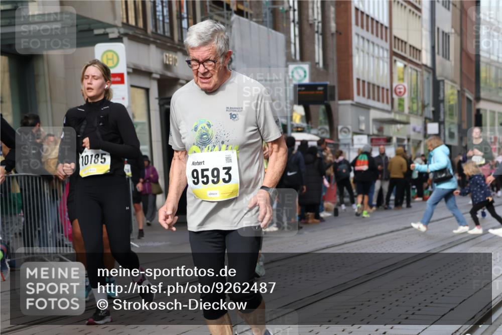 05.10.2025 - 20. swb-Marathon Bremen Strokosch-Dieckow http://msf.ph/oto/9262487 05.10.2025 11:02:44 Ziel 9229, 9300, 9325, 9593, 9644, 9661, 9662, 9846, 9893, 10167, 10185, 10207, 10471, 10656, 10777, 10876, 10926, 10996, 11087, 11312, 11376, 11390, 11504, 11667, 11668, 11682, 11735, 9229, 9300, 9325, 9593, 9644, 9661, 9662, 9846, 9893, 10167, 10185, 10207, 10471, 10656, 10777, 10876, 10926, 10996, 11087, 11312, 11376, 11390, 11504, 11682, 11735 meine-sportfotos.de