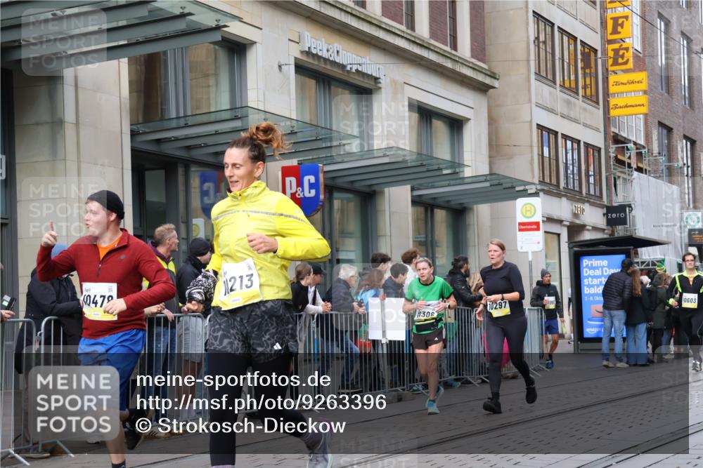 05.10.2025 - 20. swb-Marathon Bremen Strokosch-Dieckow http://msf.ph/oto/9263396 05.10.2025 11:03:23 Ziel 7199, 7788, 9241, 9315, 9379, 9486, 9498, 9571, 9850, 9940, 10106, 10213, 10238, 10297, 10478, 10603, 10604, 10711, 10713, 11039, 11272, 11306, 11522, 11589, 7199, 7788, 9241, 9315, 9379, 9486, 9498, 9571, 9850, 9940, 10106, 10213, 10238, 10297, 10478, 10603, 10604, 10711, 10713, 11039, 11272, 11306, 11522, 11589 meine-sportfotos.de