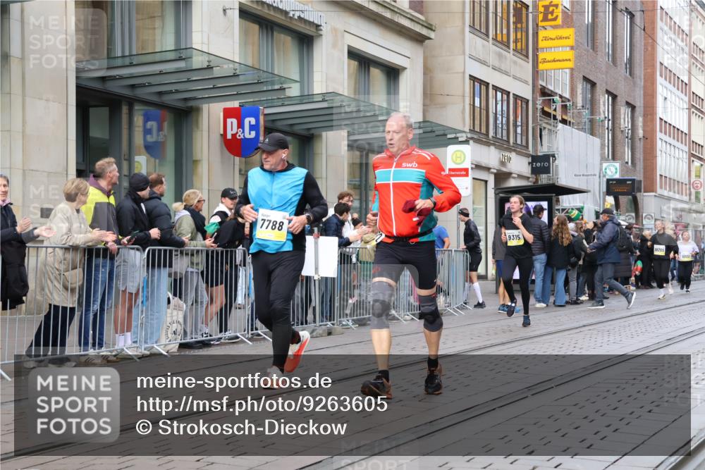 05.10.2025 - 20. swb-Marathon Bremen Strokosch-Dieckow http://msf.ph/oto/9263605 05.10.2025 11:03:31 Ziel 7788, 9241, 9315, 9379, 9398, 9571, 10106, 10205, 10238, 10265, 10271, 10297, 10478, 10551, 10603, 10604, 10711, 10713, 11039, 11183, 11272, 11306, 11589, 11609, 7788, 9241, 9315, 9379, 9398, 9571, 10106, 10205, 10238, 10265, 10271, 10297, 10478, 10551, 10603, 10604, 10711, 10713, 11039, 11183, 11272, 11306, 11589, 11609 meine-sportfotos.de