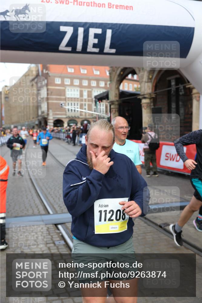 05.10.2025 - 20. swb-Marathon Bremen Yannick Fuchs http://msf.ph/oto/9263874 05.10.2025 10:50:14 Ziel 9485, 9645, 9676, 9787, 9803, 10246, 10868, 11104, 11208, 11288, 11295, 11621 meine-sportfotos.de