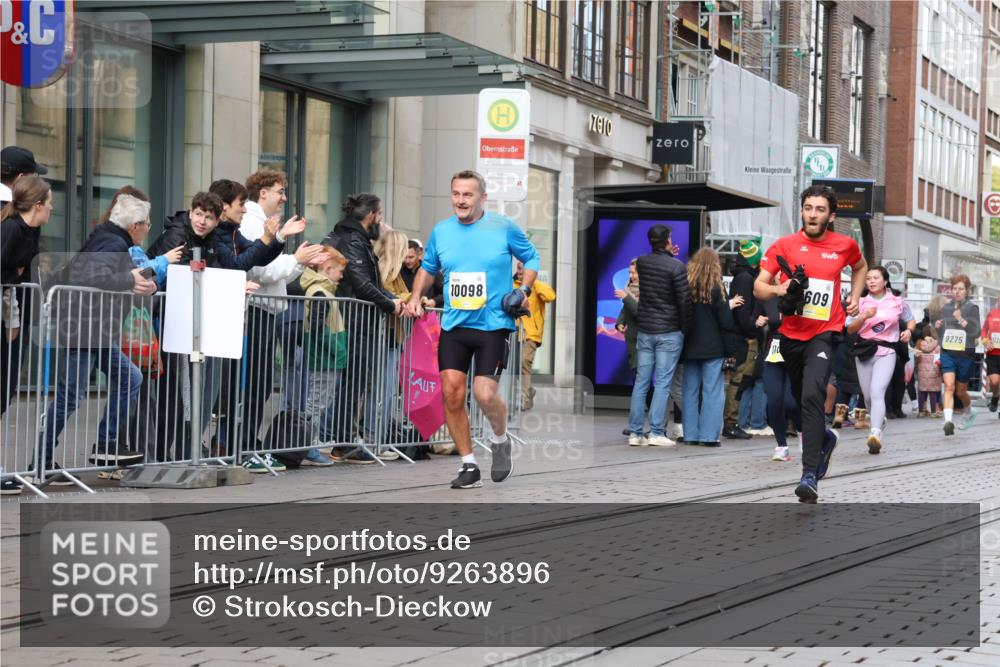 05.10.2025 - 20. swb-Marathon Bremen Strokosch-Dieckow http://msf.ph/oto/9263896 05.10.2025 11:03:46 Ziel 7123, 7789, 9241, 9275, 9379, 9398, 9448, 9571, 10098, 10106, 10205, 10265, 10271, 10551, 10853, 11001, 11077, 11102, 11183, 11609, 11611, 11685, 7123, 7789, 9241, 9275, 9379, 9398, 9448, 9571, 10098, 10106, 10205, 10265, 10271, 10551, 10853, 11001, 11077, 11102, 11183, 11609, 11611, 11685 meine-sportfotos.de