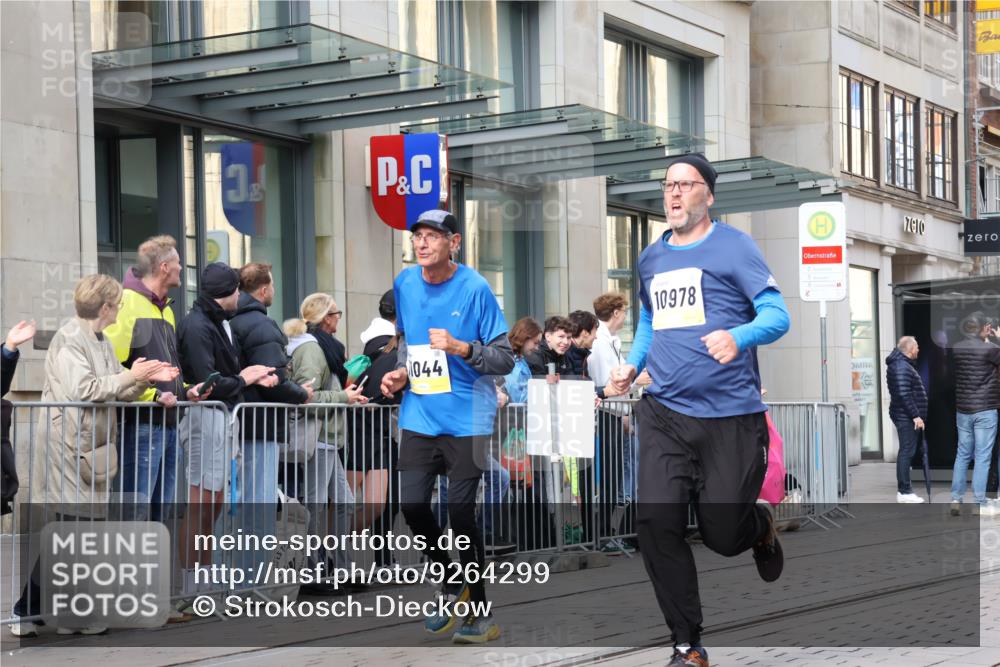 05.10.2025 - 20. swb-Marathon Bremen Strokosch-Dieckow http://msf.ph/oto/9264299 05.10.2025 11:04:06 Ziel 8111, 9394, 9448, 9537, 9610, 9684, 9915, 10278, 10439, 10483, 10485, 10531, 10674, 10678, 10869, 10956, 11044, 11196, 11200, 11542, 11704, 8111, 9394, 9448, 9537, 9610, 9684, 9915, 10278, 10439, 10483, 10485, 10531, 10674, 10678, 10869, 10956, 11044, 11196, 11200, 11542 meine-sportfotos.de