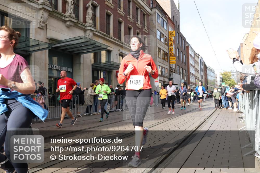 05.10.2025 - 20. swb-Marathon Bremen Strokosch-Dieckow http://msf.ph/oto/9264707 05.10.2025 11:04:19 Ziel 8111, 9394, 9532, 9610, 9623, 9750, 9765, 9771, 9812, 9915, 9927, 10278, 10422, 10439, 10451, 10483, 10485, 10531, 10532, 10557, 10674, 10869, 10956, 10964, 11035, 11044, 11196, 11427, 11542, 11546, 11615, 11704, 8111, 9394, 9532, 9610, 9623, 9750, 9765, 9771, 9812, 9915, 9927, 10278, 10422, 10439, 10451, 10483, 10485, 10531, 10532, 10557, 10674, 10869, 10956, 10964, 11035, 11044, 11196, 11427, 11542, 11546 meine-sportfotos.de