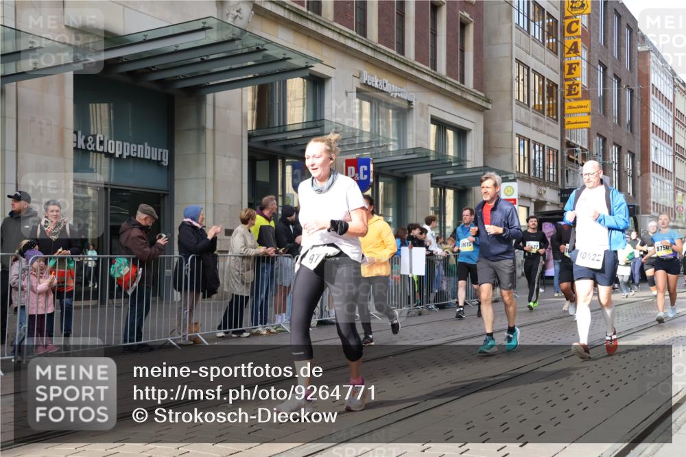 05.10.2025 - 20. swb-Marathon Bremen Strokosch-Dieckow http://msf.ph/oto/9264771 05.10.2025 11:04:21 Ziel 8111, 9394, 9532, 9610, 9623, 9750, 9765, 9771, 9812, 9866, 9915, 9927, 10278, 10422, 10451, 10483, 10485, 10531, 10532, 10557, 10674, 10869, 10891, 10956, 10964, 11035, 11196, 11315, 11427, 11542, 11546, 11615, 11636, 11704, 8111, 9394, 9532, 9610, 9623, 9750, 9765, 9771, 9812, 9866, 9915, 9927, 10278, 10422, 10451, 10483, 10485, 10531, 10532, 10557, 10674, 10869, 10891, 10956, 10964, 11035, 11196, 11315, 11427, 11542, 11546 meine-sportfotos.de