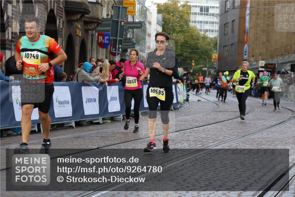 05.10.2025 - 20. swb-Marathon Bremen Strokosch-Dieckow http://msf.ph/oto/9264780 05.10.2025 11:07:33 Ziel 9306, 9780, 10037, 10585, 10650, 10749, 10776, 11159, 11584 meine-sportfotos.de