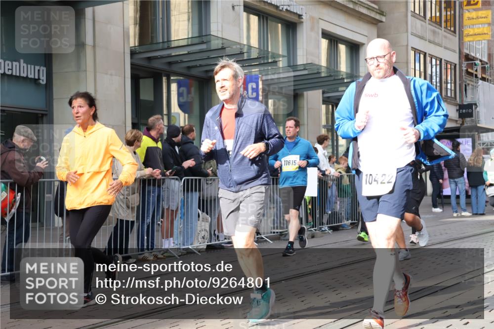 05.10.2025 - 20. swb-Marathon Bremen Strokosch-Dieckow http://msf.ph/oto/9264801 05.10.2025 11:04:22 Ziel 8111, 9394, 9532, 9610, 9623, 9750, 9765, 9771, 9812, 9866, 9915, 9927, 10278, 10422, 10451, 10485, 10531, 10532, 10557, 10674, 10684, 10869, 10891, 10956, 10964, 11035, 11196, 11315, 11427, 11542, 11546, 11615, 11636, 11704, 8111, 9394, 9532, 9610, 9623, 9750, 9765, 9771, 9812, 9866, 9915, 9927, 10278, 10422, 10451, 10485, 10531, 10532, 10557, 10674, 10684, 10869, 10891, 10956, 10964, 11035, 11196, 11315, 11427, 11542, 11546 meine-sportfotos.de