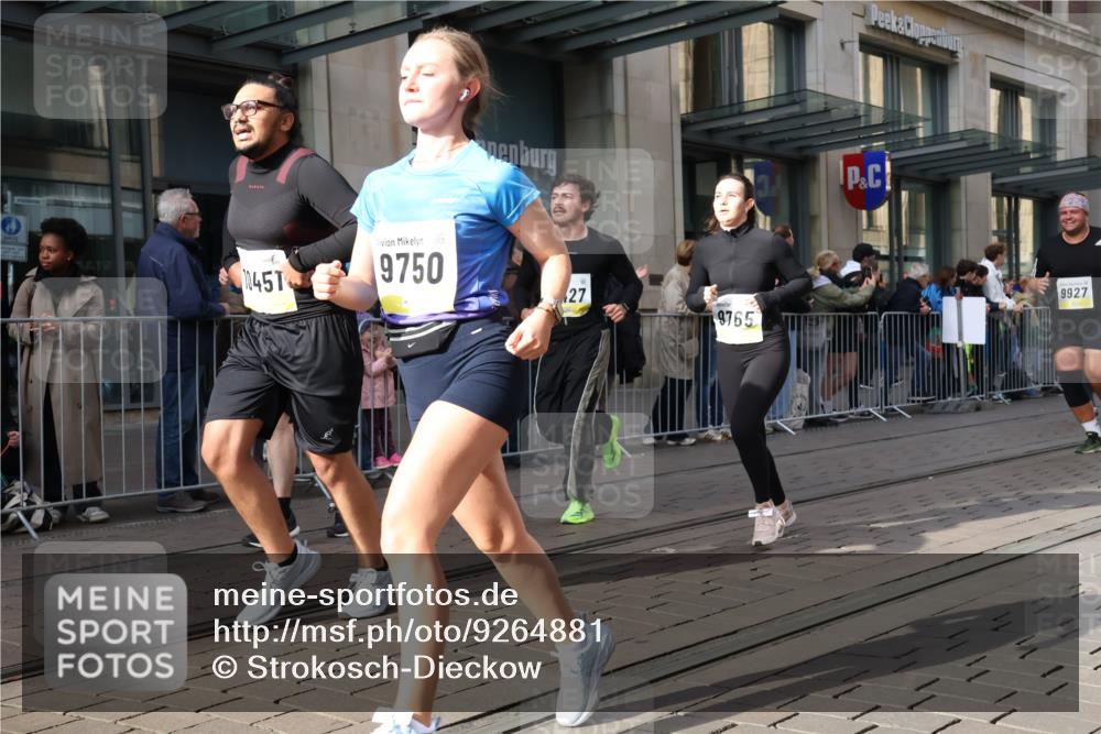 05.10.2025 - 20. swb-Marathon Bremen Strokosch-Dieckow http://msf.ph/oto/9264881 05.10.2025 11:04:25 Ziel 9394, 9530, 9532, 9623, 9750, 9765, 9771, 9812, 9813, 9866, 9915, 9927, 10422, 10451, 10485, 10531, 10532, 10557, 10674, 10684, 10771, 10869, 10891, 10956, 10964, 11035, 11196, 11315, 11372, 11427, 11542, 11546, 11559, 11615, 11636, 11704, 9394, 9530, 9532, 9623, 9750, 9765, 9771, 9812, 9813, 9866, 9915, 9927, 10422, 10451, 10485, 10531, 10532, 10557, 10674, 10684, 10771, 10869, 10891, 10956, 10964, 11035, 11196, 11315, 11372, 11427, 11542, 11546 meine-sportfotos.de