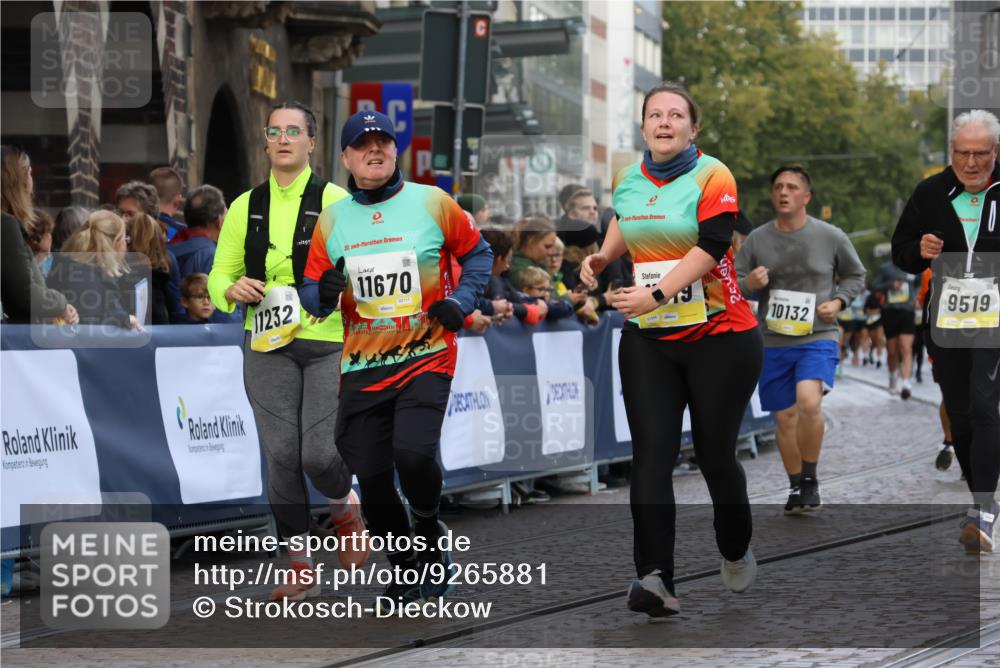 05.10.2025 - 20. swb-Marathon Bremen Strokosch-Dieckow http://msf.ph/oto/9265881 05.10.2025 11:08:12 Ziel 9401, 9519, 9599, 9617, 9874, 10125, 10132, 10866, 11019, 11097, 11232, 11309, 11670, 11671 meine-sportfotos.de