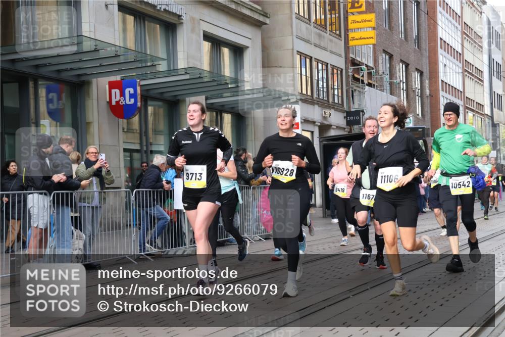 05.10.2025 - 20. swb-Marathon Bremen Strokosch-Dieckow http://msf.ph/oto/9266079 05.10.2025 11:05:07 Ziel 7654, 9210, 9419, 9440, 9515, 9690, 9713, 9752, 9908, 9944, 10025, 10158, 10255, 10289, 10426, 10437, 10511, 10542, 10828, 10990, 10999, 11064, 11106, 11164, 11501, 11540, 11676, 11681, 11707, 7654, 9210, 9419, 9440, 9515, 9690, 9713, 9752, 9908, 9944, 10025, 10158, 10255, 10289, 10426, 10437, 10511, 10542, 10828, 10990, 10999, 11064, 11106, 11164, 11501, 11540, 11676, 11681, 11707 meine-sportfotos.de